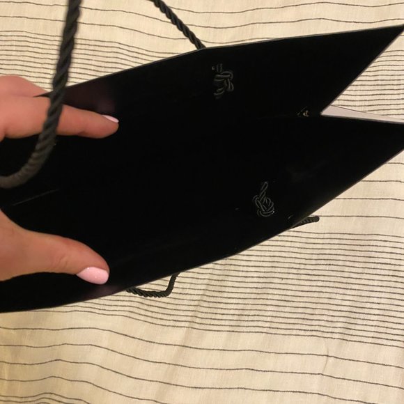 CHANEL - Medium Paper Shopping Bag - Picture 3 of 3